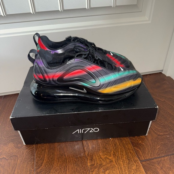Nike Air max 720 black neon streaks - Picture 1 of 16
